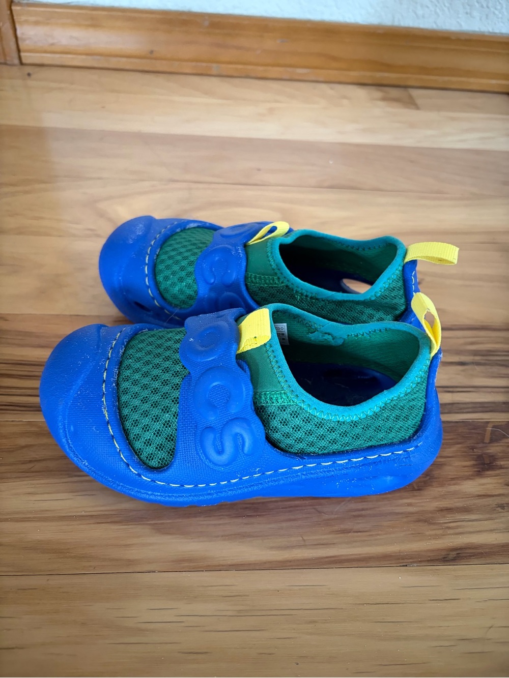 CROCS Toddler Swiftwater Splash Shoe Blue and Green Kids Slip-On Swim Shoe